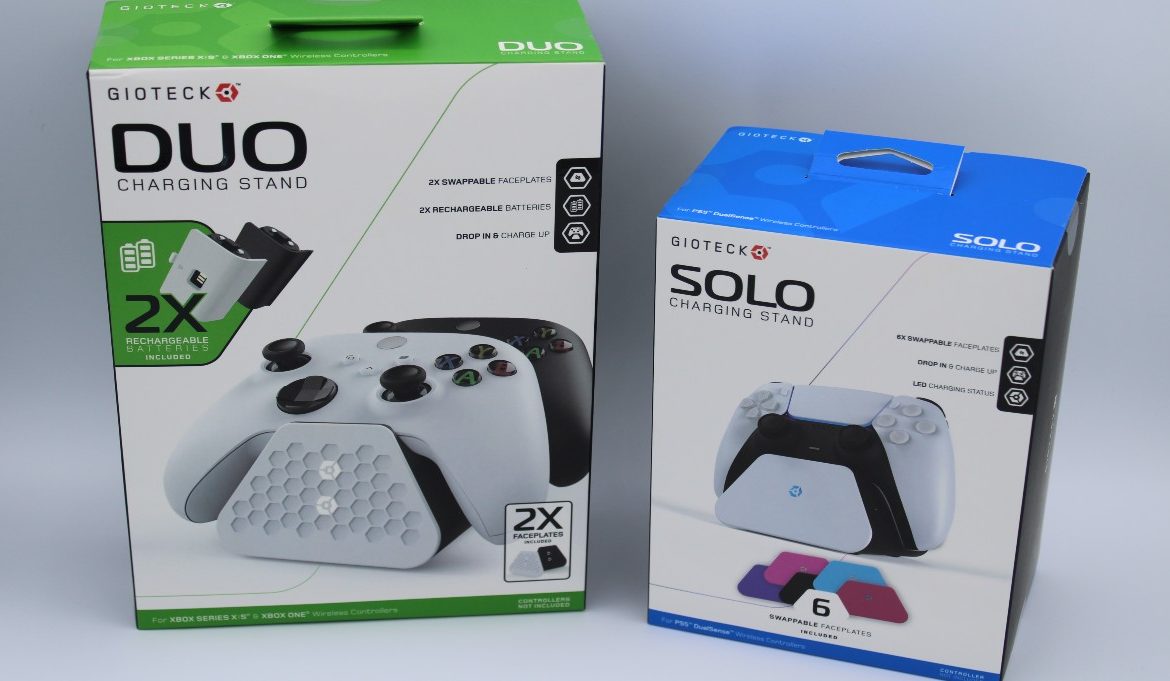 Gioteck Solo and Duo Dock Review (PS5 and Xbox) - Finger Guns